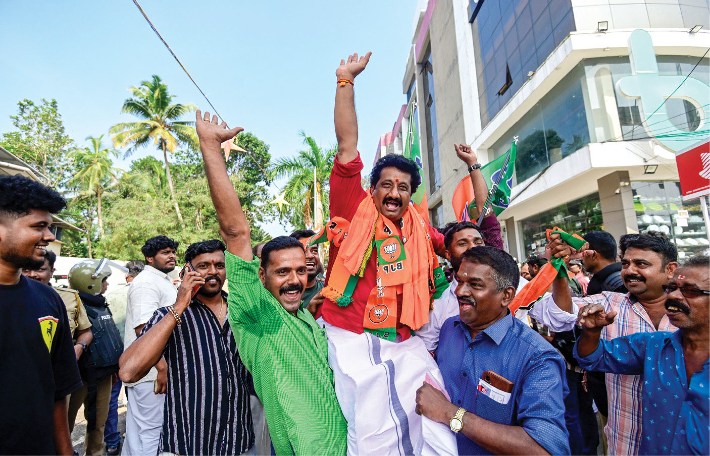 લેફ્ટના છેલ્લા કિલ્લામાં પડવા લાગી તિરાડ? સબરીમાલા મંદિરમાં સોનાની ચોરીનો કેસ ભારે પડ્યો! 3 - image