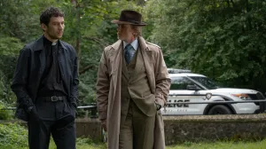 Wake Up Dead Man: A Knives Out Mystery. (L-R) Josh O’Connor and Daniel Craig in Wake Up Dead Man: A Knives Out Mystery. Cr. John Wilson/Netflix © 2025