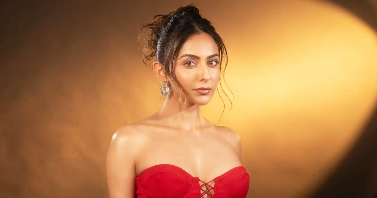 Rakul Preet Singh Wins Pure Presence Award!