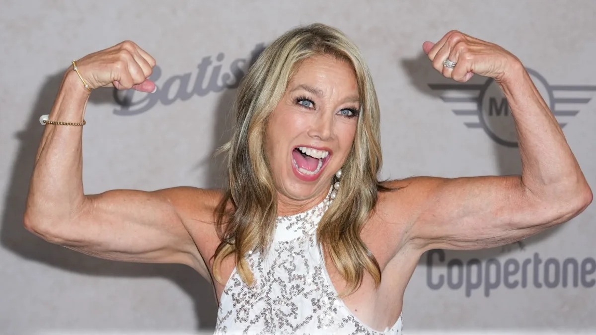 Trending Now: Denise Austin Joins Viral Online Trend With '90s ...